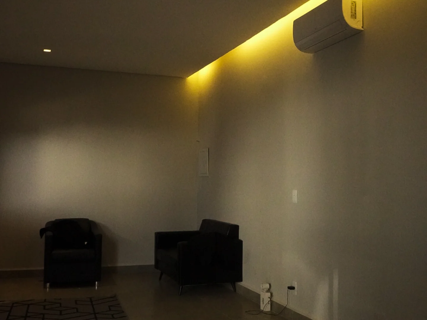 Sala de espera climatizada da Porto Auto Care