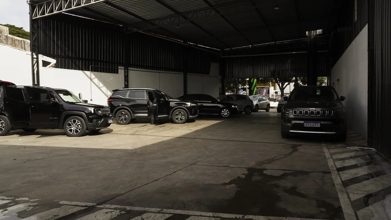 Carros em atendimento